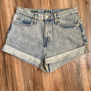Gently used high waist cuffed woman’s shorts